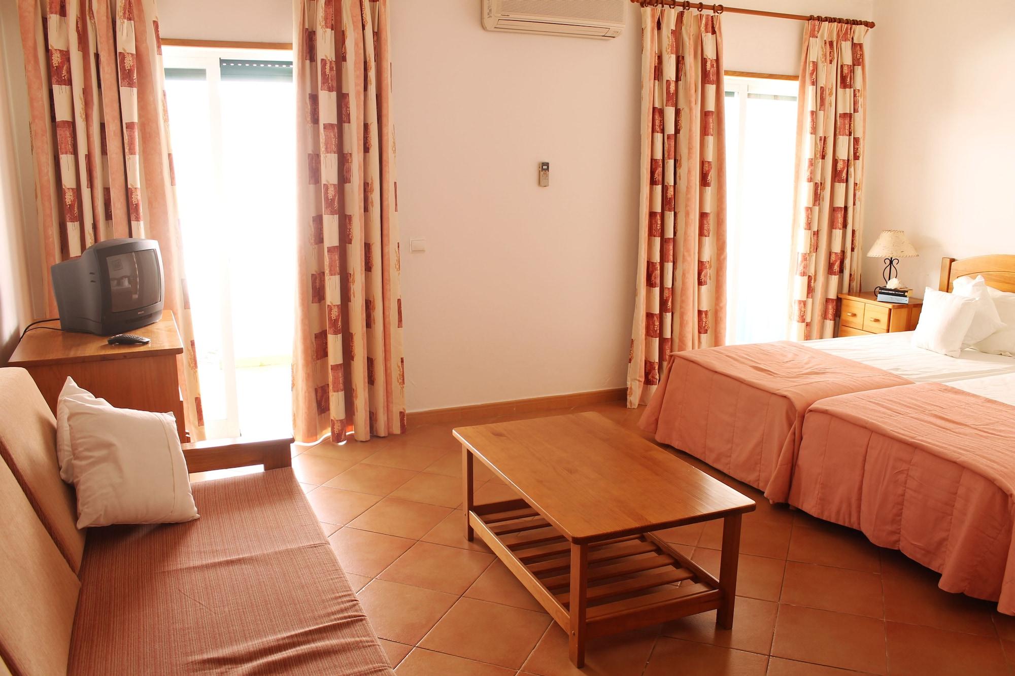 Oasis Beach Apartments Luz Εξωτερικό φωτογραφία